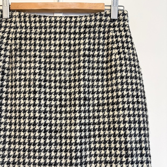 Classic Vintage Mohair and Wool Black and Ivory Houndstooth Skirt - Picture 3 of 8